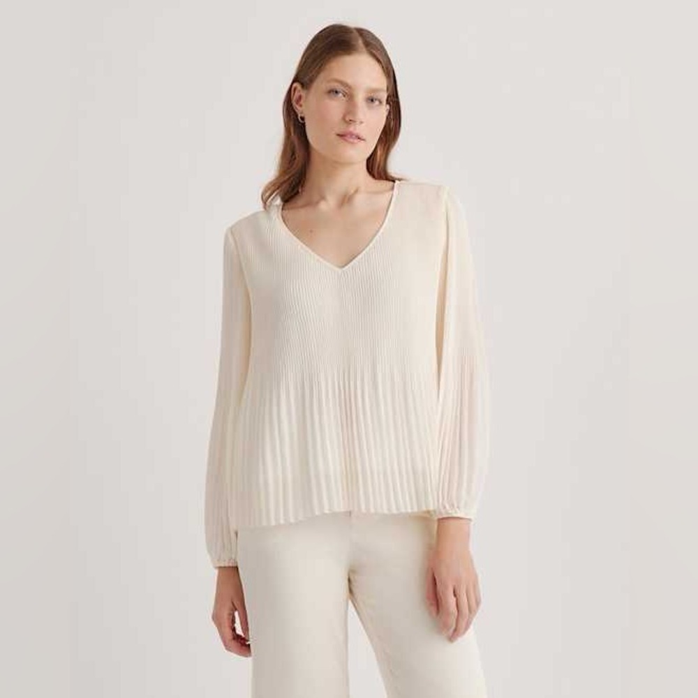 Quince Cream Pleated Blouse